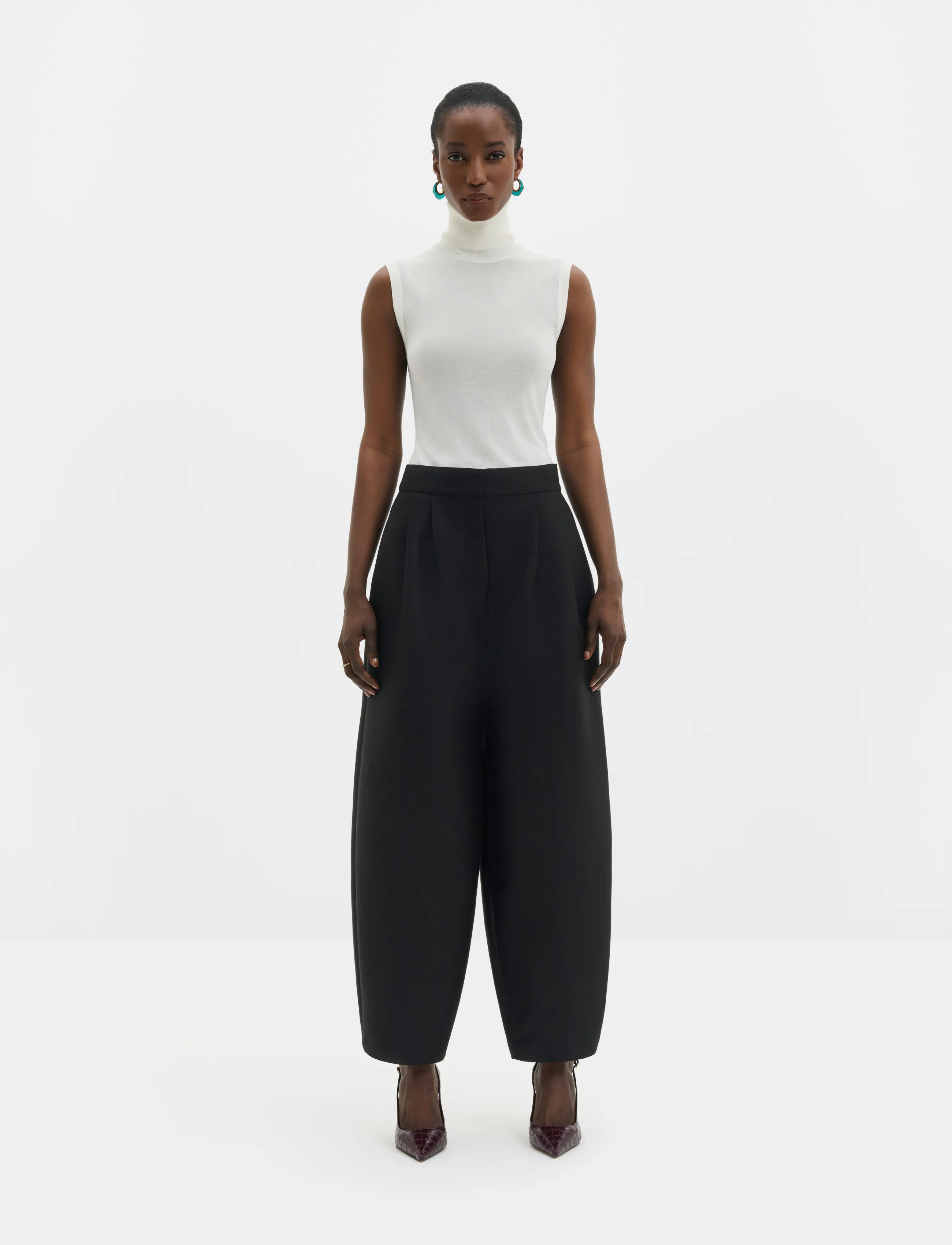Malina - Smilla Barrel Leg Wool-Silk Trousers - barrel-püksid - black - 3