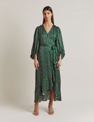 Malina - Blossom printed wrap midi dress - sukienki kopertowe - green leo - 2