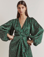 Malina - Blossom printed wrap midi dress - sukienki kopertowe - green leo - 4