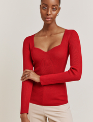 Malina - Tulip ribbed knitted top - strikkegensere - berry red - 3