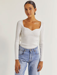 Malina - Tulip ribbed knitted top - swetry - white - 2