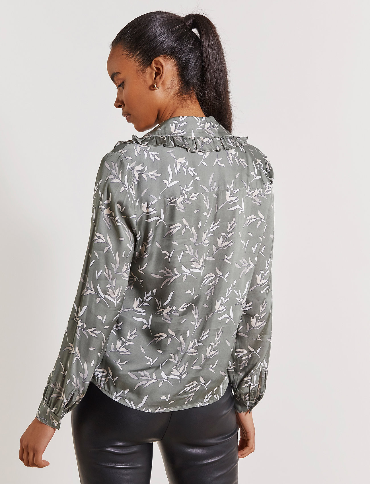 By Malina - Abbi blouse - olive leaf - 3