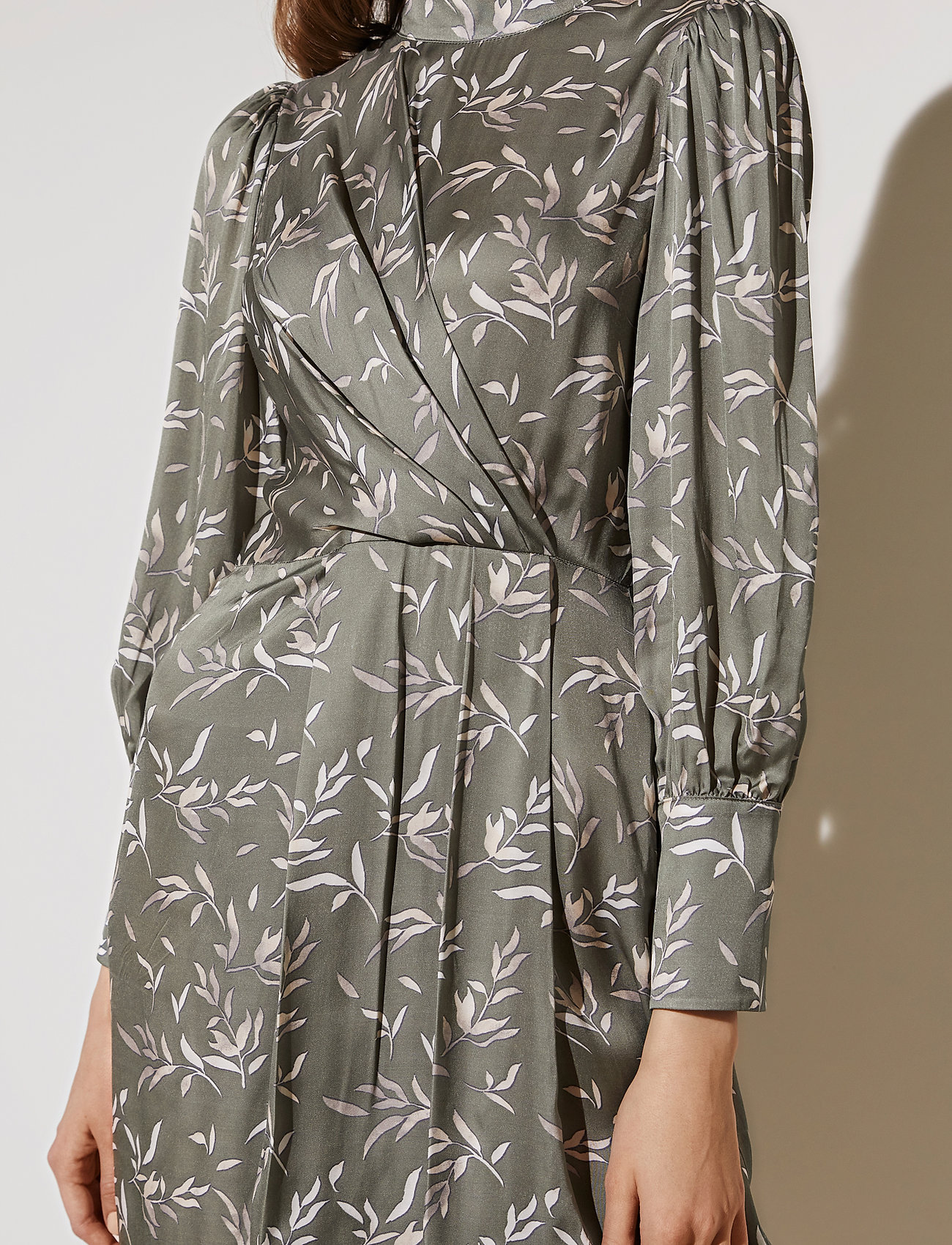 By Malina - Camelia dress - olive leaf - 4