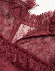 Malina - Carmine frill mini lace dress - odzież imprezowa w cenach outletowych - wine - 3