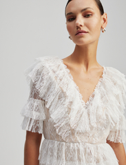 By Malina - Sky v-neck frill mini lace dress - spetsklänningar - white - 4