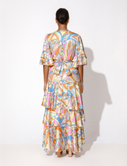 Malina - Vienna dress - sommerkjoler - bold shapes - 3