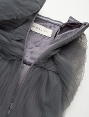 Malina - Constance mini dress - odzież imprezowa w cenach outletowych - smoke - 4