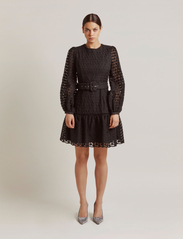 Malina - Francine dress - odzież imprezowa w cenach outletowych - black - 2
