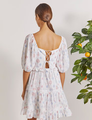 Malina - Alessia dress - sukienki letnie - capri corals blush - 4