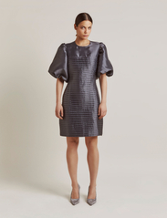Malina - Cleo Dress - odzież imprezowa w cenach outletowych - ash - 2