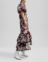 Malina - Angelina asymmetrical belted maxi dress - maxi jurken - pencil floral - 4