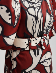 Malina - Angelina asymmetrical belted maxi dress - maxi jurken - pencil floral - 6