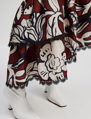Malina - Angelina asymmetrical belted maxi dress - maxi jurken - pencil floral - 7