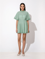 Malina - Claire mini lace dress - odzież imprezowa w cenach outletowych - seafoam - 2
