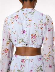 Malina - Hollie Dress - festkläder till outletpriser - soft floral sky blue - 4