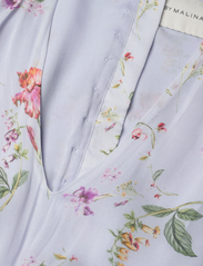 Malina - Hollie Dress - festkläder till outletpriser - soft floral sky blue - 6