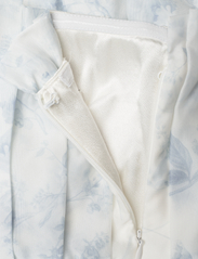Malina - Amelia off-the-shoulder organza bridal gown - festkläder till outletpriser - soft floral ivory - 9