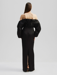 Malina - Charlotte off shoulder satin maxi dress - maxi jurken - black - 3