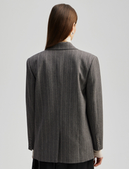 Malina - Ariana tailored fringe blazer - enkeltspente blazere - grey pinstripe - 3
