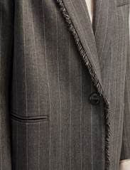 Malina - Ariana tailored fringe blazer - juhlamuotia outlet-hintaan - grey pinstripe - 6