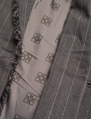 Malina - Ariana tailored fringe blazer - enkeltspente blazere - grey pinstripe - 9