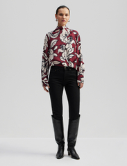 Malina - Savannah twisted neck detail blouse - long-sleeved blouses - pencil floral - 2