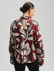 Malina - Savannah twisted neck detail blouse - long-sleeved blouses - pencil floral - 3