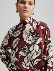 Malina - Savannah twisted neck detail blouse - pitkähihaiset puserot - pencil floral - 5