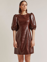 Malina - Vivianne Dress - feestelijke kleding voor outlet-prijzen - hazel - 2