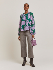 Malina - Giordana Blouse - langermede bluser - winter floral lilac - 2
