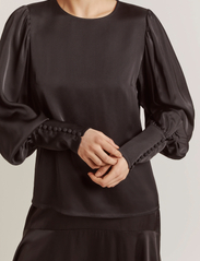 Malina - Rina balloon sleeve blouse - langermede bluser - black - 2