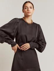 Malina - Rina balloon sleeve blouse - langermede bluser - black - 4