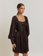 Malina - Gigi Dress - festkläder till outletpriser - black - 3