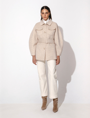 Malina - Joanna checkered wool jacket belt - vinterjackor - macadamia houndstooth - 4