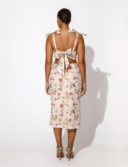 Malina - Dani Dress - festkläder till outletpriser - soft floral linen - 3