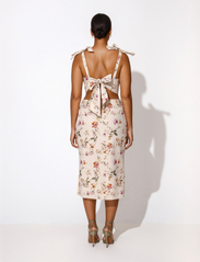 Malina - Dani Dress - festkläder till outletpriser - soft floral linen - 5