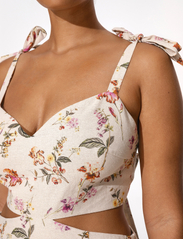 Malina - Dani Dress - festkläder till outletpriser - soft floral linen - 7