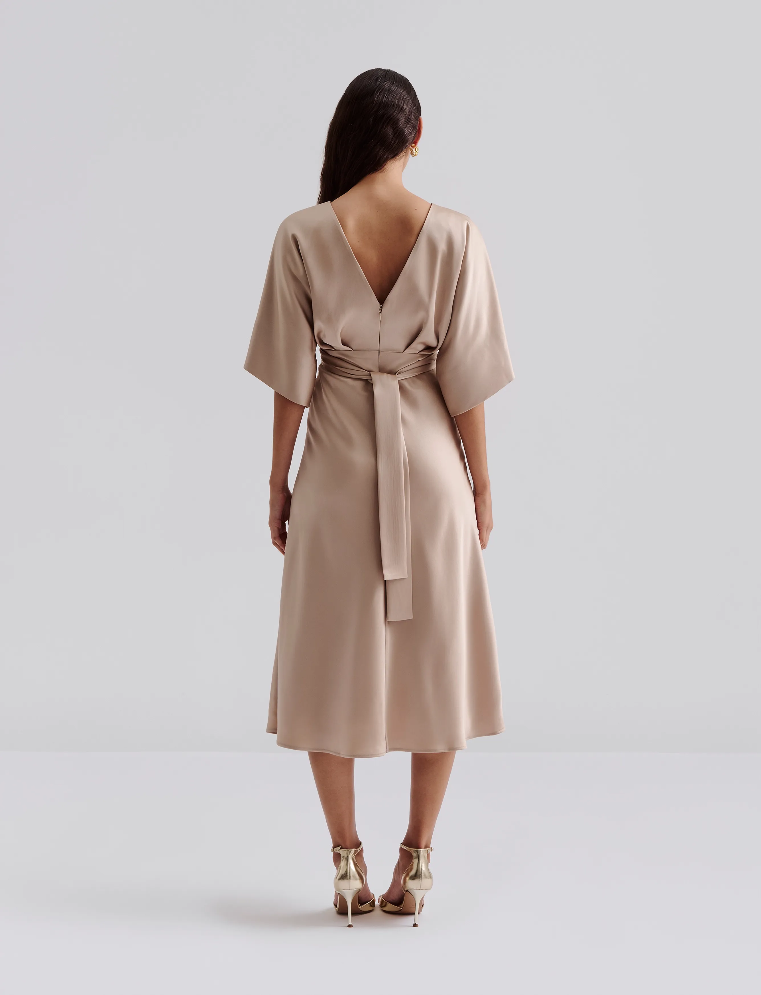 Malina - Juno v-neck satin midi dress - cocktailkjoler - champagne - 3