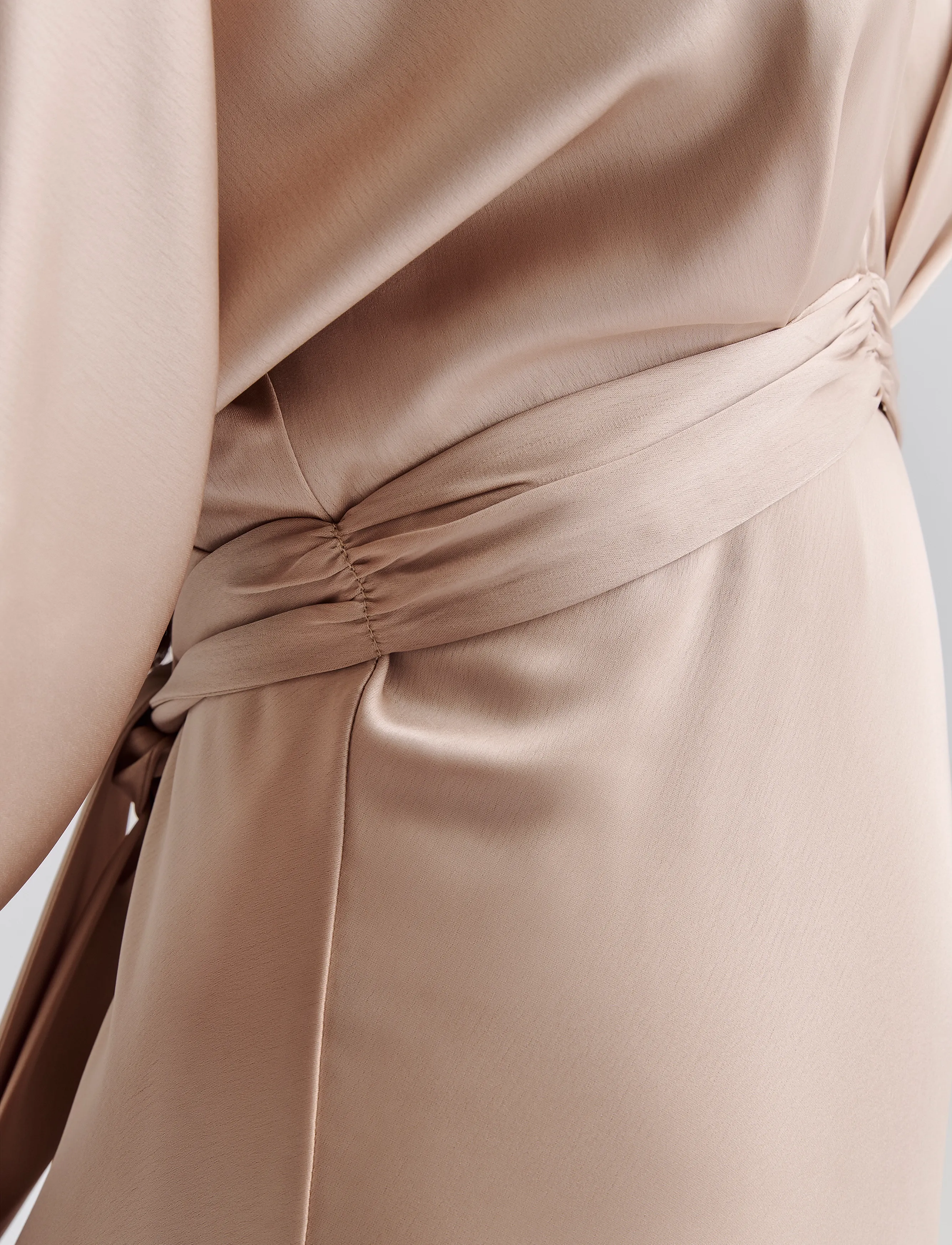 Malina - Juno v-neck satin midi dress - cocktailkjoler - champagne - 4