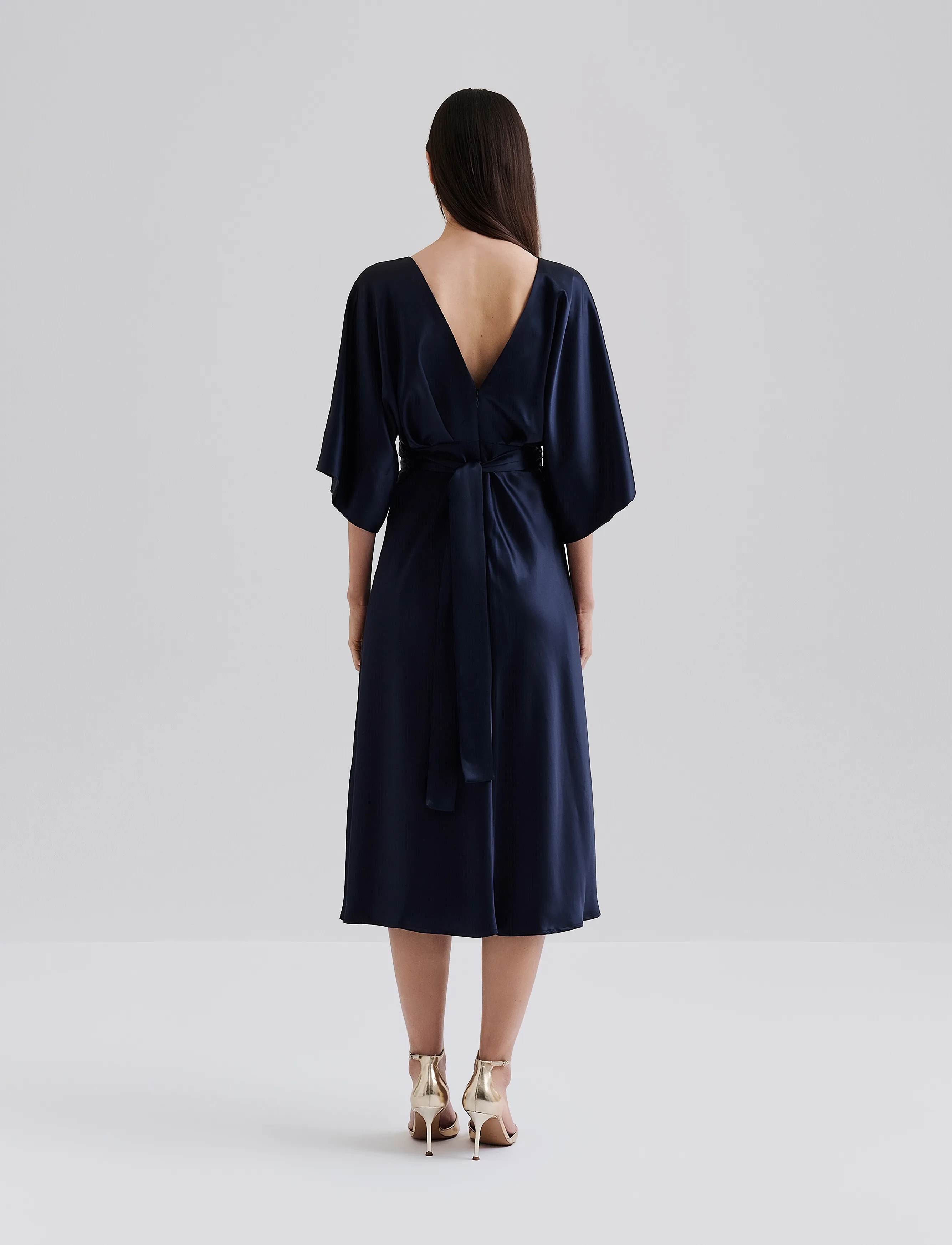 Malina - Juno v-neck satin midi dress - kokteilikleidid - dark blue - 4