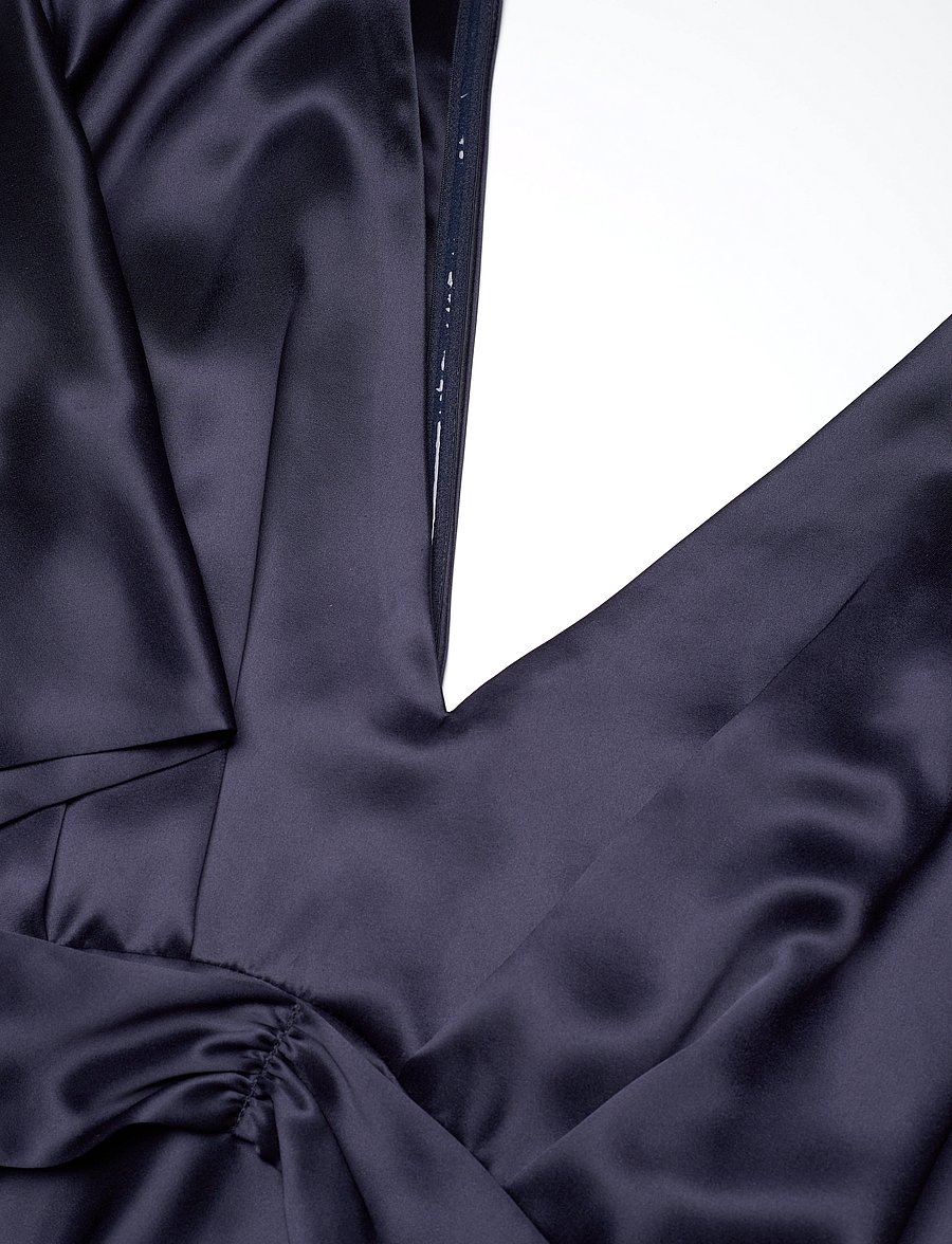 Malina - Juno V-Neck Satin Midi Dress - cocktailkleider - dark blue - 5