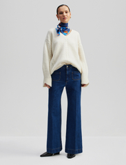 Malina - Allison V-neck wool blend sweater - swetry - creme - 2
