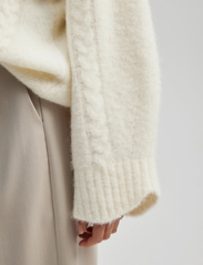 Malina - Allison V-neck wool blend sweater - swetry - creme - 5