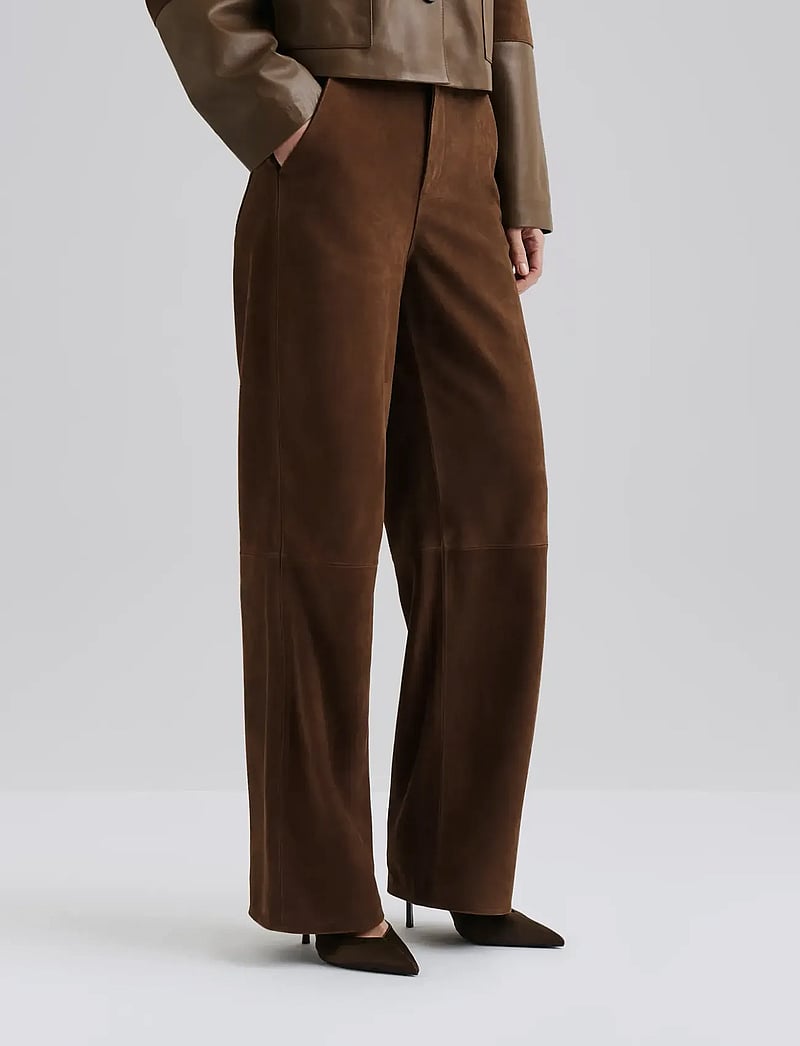 Malina - Felise High Rise Wide Leather Pants - nahkpüksid - caramel - 0