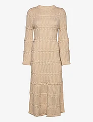 Malina - Elinne cable knitted maxi dress - stickade klänningar - beige - 0