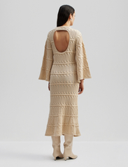 Malina - Elinne cable knitted maxi dress - stickade klänningar - beige - 3