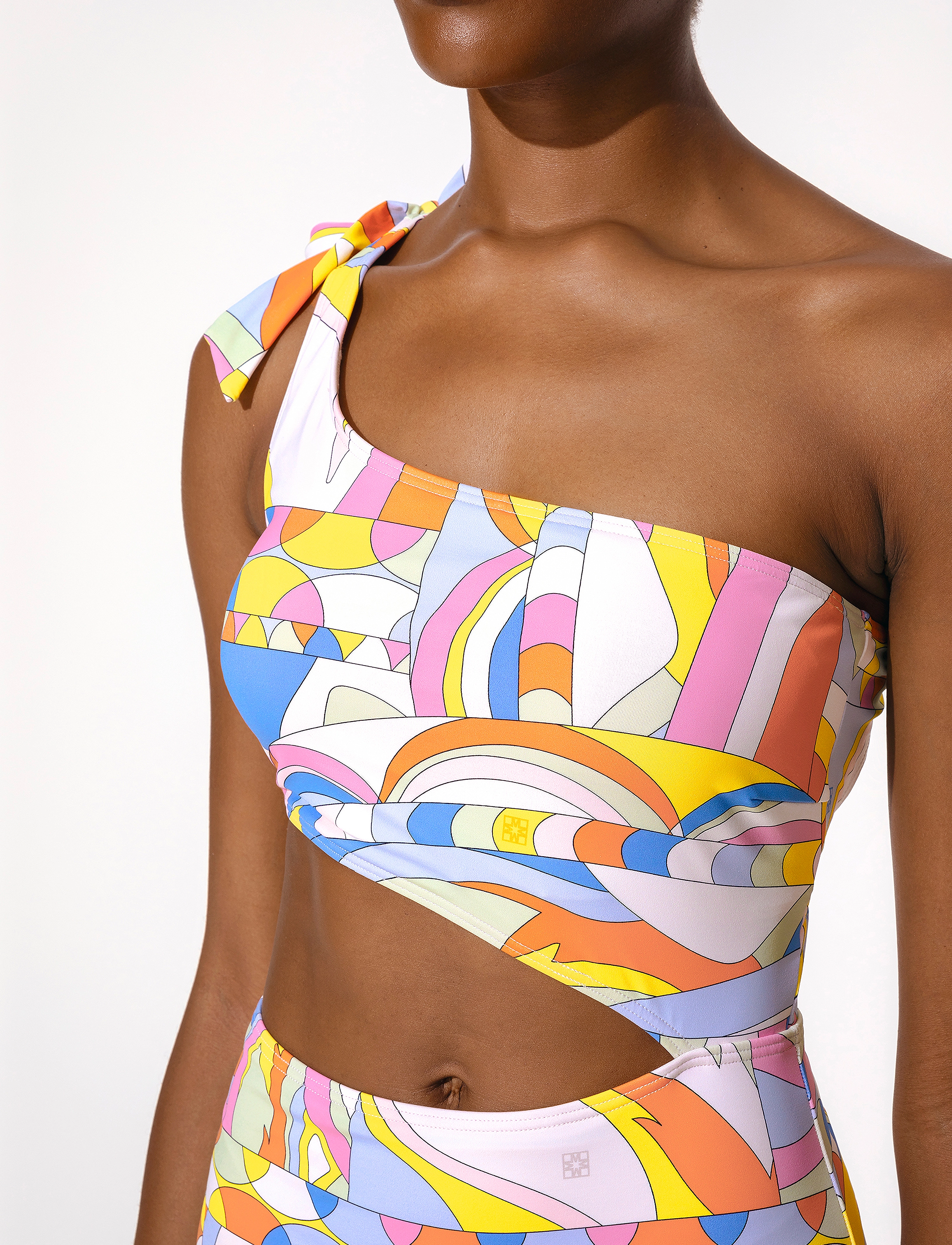 Malina - Elize Swimsuit - bold shapes - 4