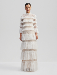 By Malina - Carmine long sleeve maxi lace dress - aftonklänningar - cloudy white - 0