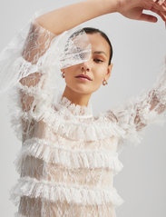 By Malina - Carmine long sleeve maxi lace dress - aftonklänningar - cloudy white - 5
