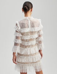 Malina - Carmine mini dress - korte kjoler - cloudy white - 3